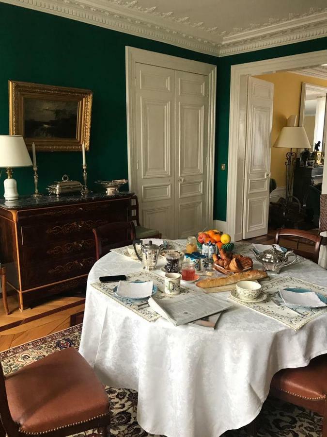 Le 48 Paris Bed & Breakfast Exterior photo
